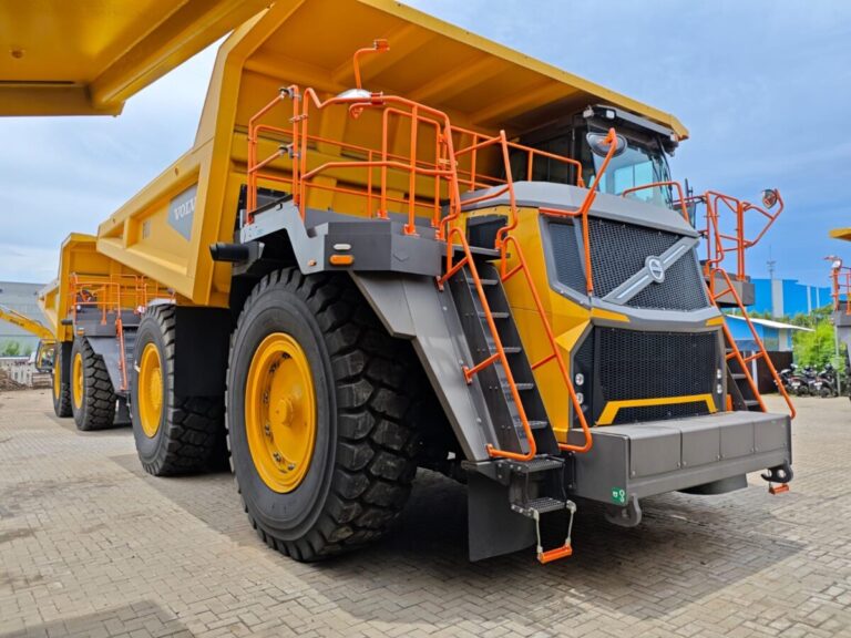 Volvo R100E Rigid Hauler Mine Truck