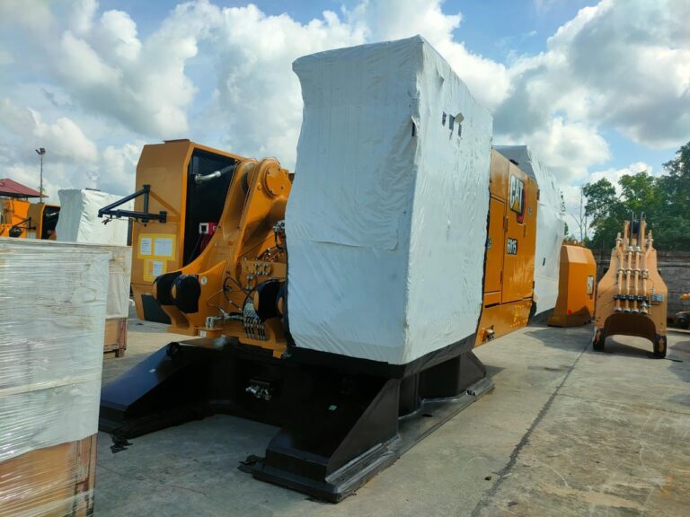 Caterpillar 6015 excavator